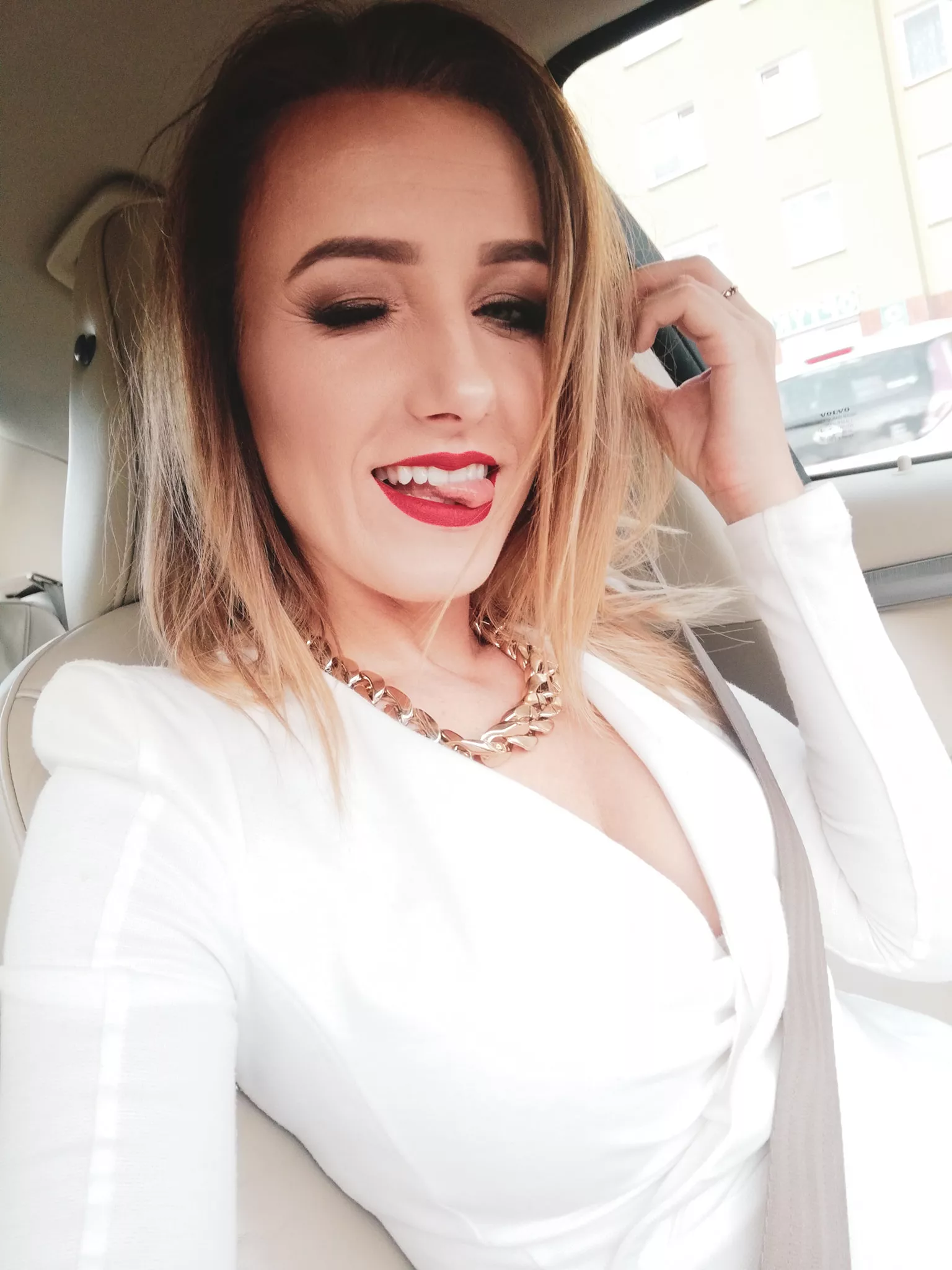 Gwiazda disco polo zachwyciła wyglądem! Jej stroje są inspiracją dla wielu kobiet!